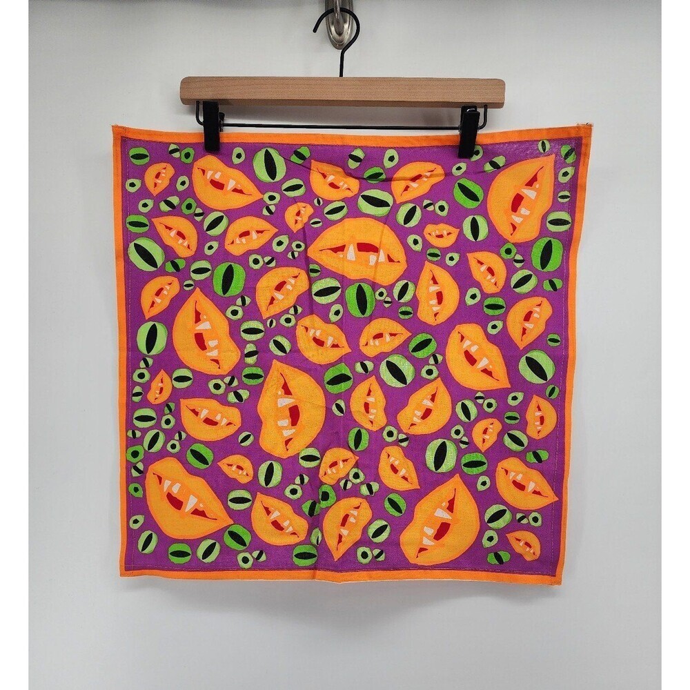 LUSH Fangs Halloween Neon Knot Wrap New‎